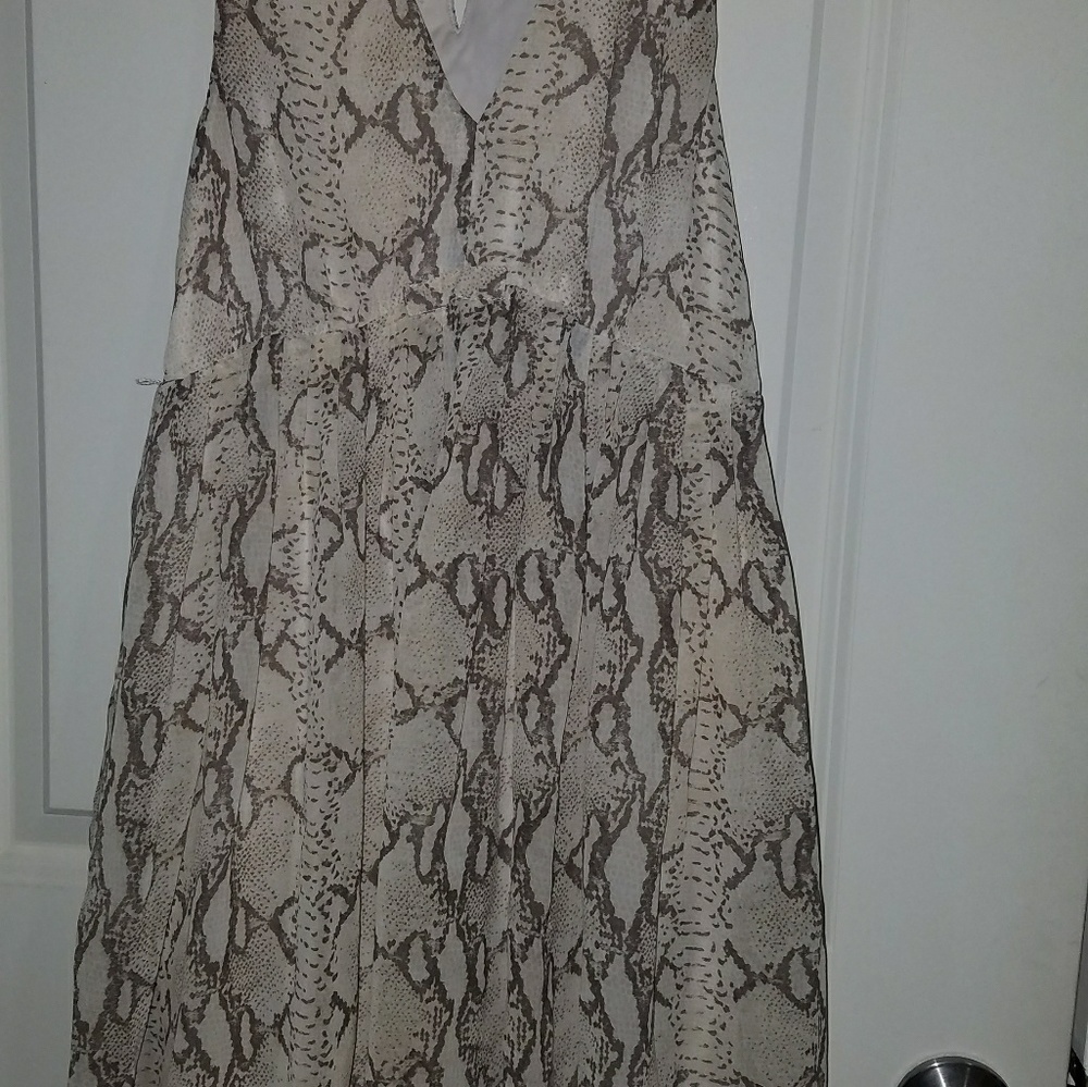 Short dress